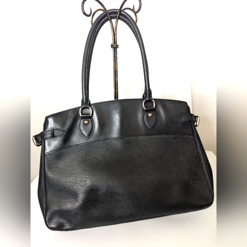 Vintage Louis Vuitton black Epi Passy